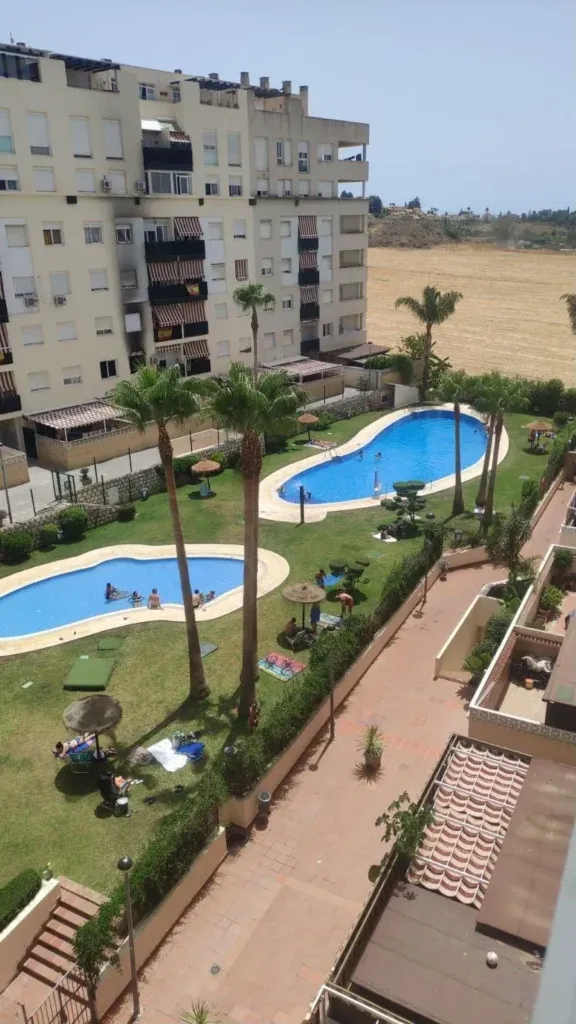 Piso amplio en Nueva Andalucía, Marbella, cerca de Puerto Banús — Calle Gabriel García Márquez 7, Nueva Andalucía, Marbella, Málaga. Ref. ARA-002323