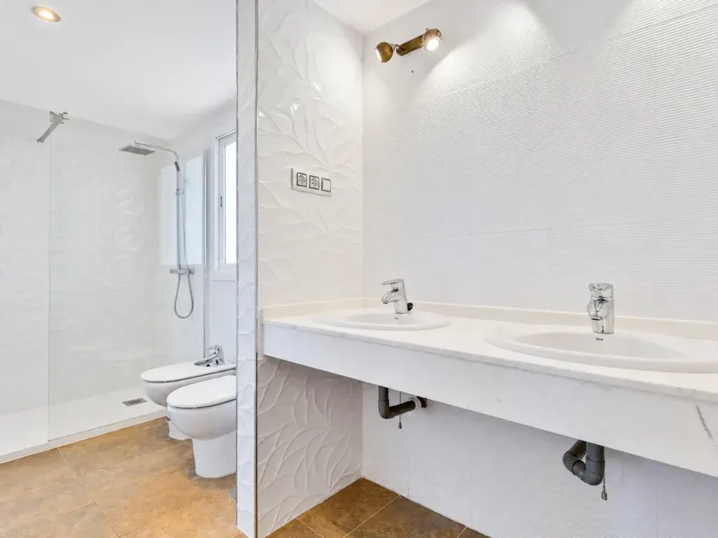 Casa independiente para reformar en el centro de La Cala de Mijas