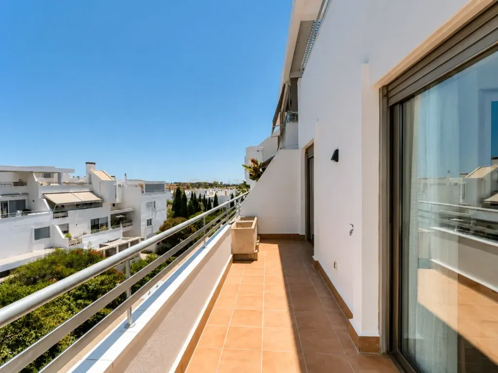 Encantador ático dúplex con gran solárium privado en La Cala de Mijas