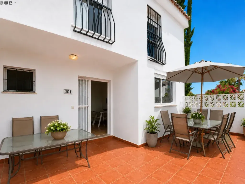 Casa pareada en Urbanización Marina del Sol a 5 minutos de la playa
