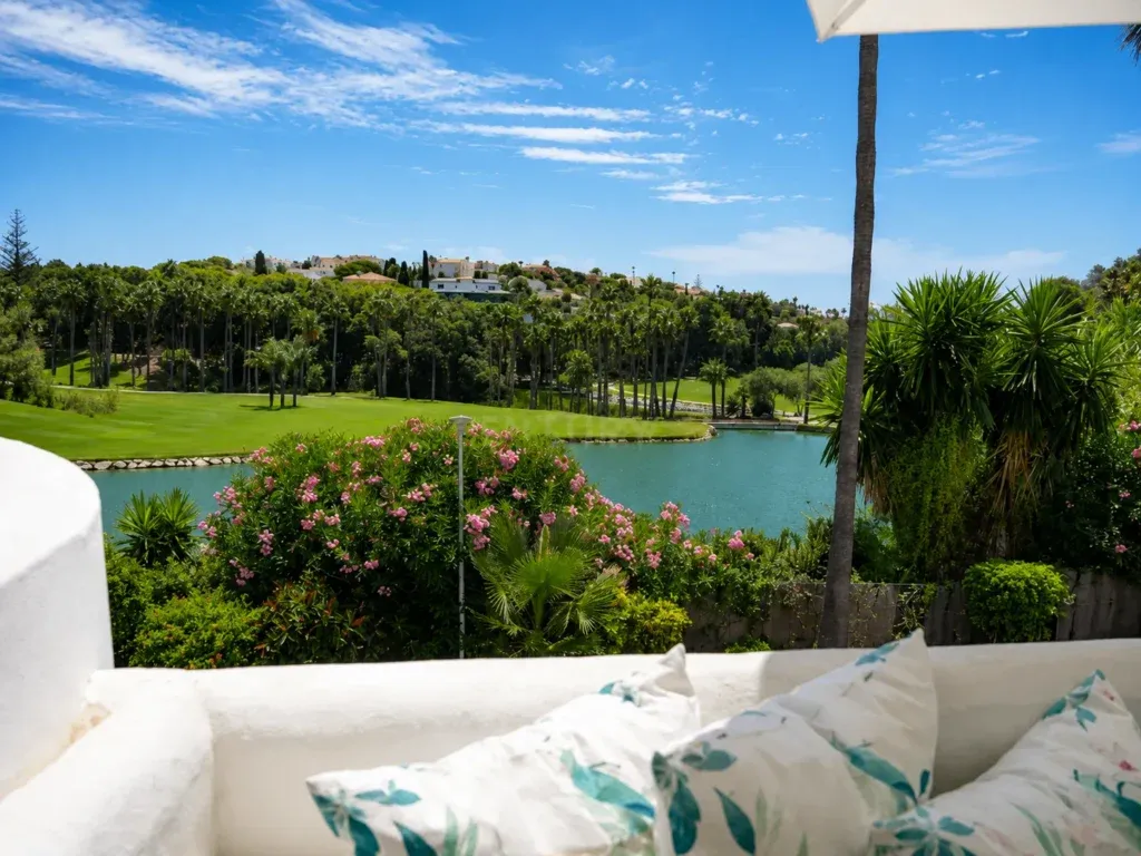 Adosado con vistas al golf en Benalmádena