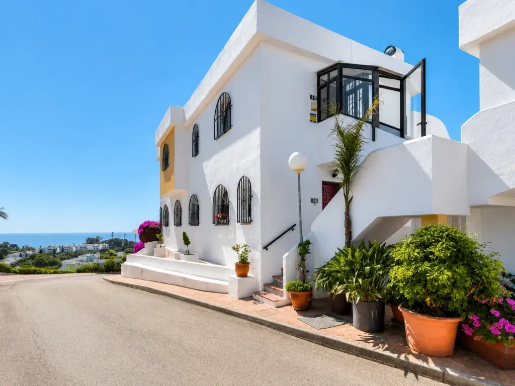Ático reformado a estrenar con vistas panorámicas al mar en Mijas Costa — Mijas Costa, Mijas, Málaga, Andalucía. Ref. 103-01891