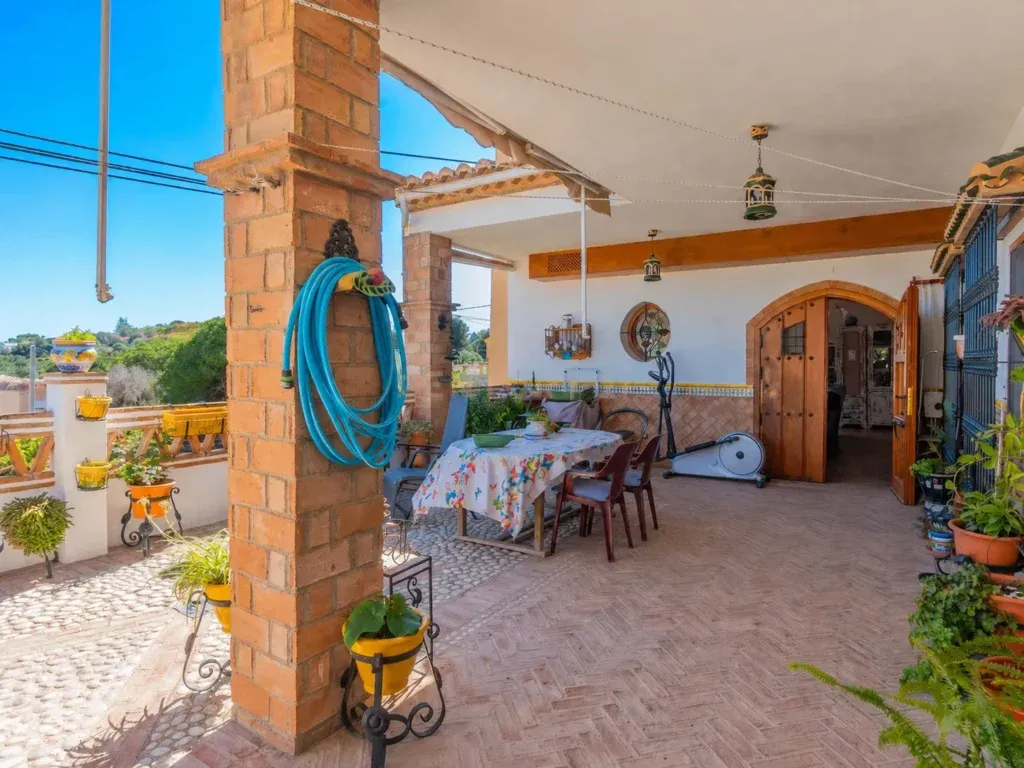 Chalet independiente con gran parcela en El Pinar, Torremolinos