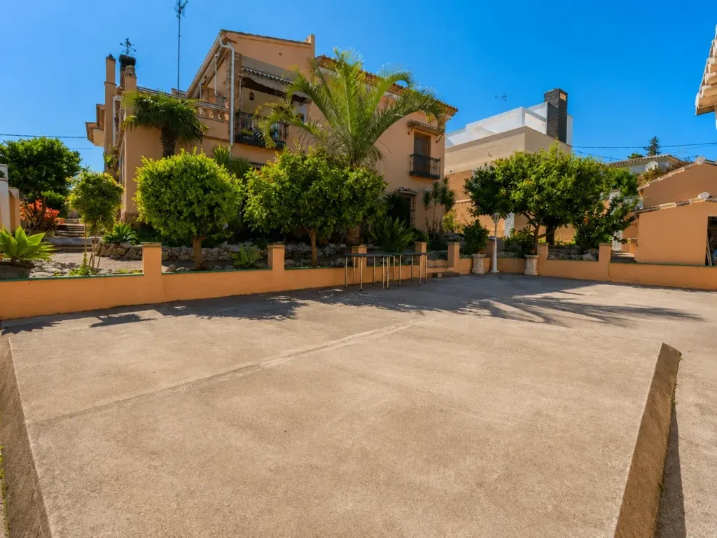 Chalet independiente con gran parcela en El Pinar, Torremolinos