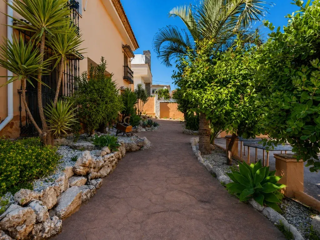 Chalet independiente con gran parcela en El Pinar, Torremolinos