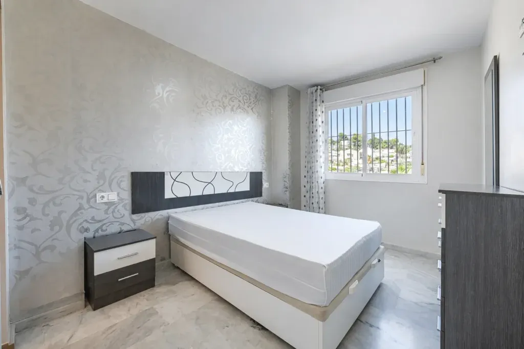 Piso en Nueva Andalucía cerca de San Pedro de Alcántara
