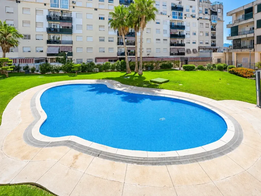 Piso en Nueva Andalucía cerca de San Pedro de Alcántara — Nueva Andalucía, Marbella, Málaga. Ref. 0120-00461