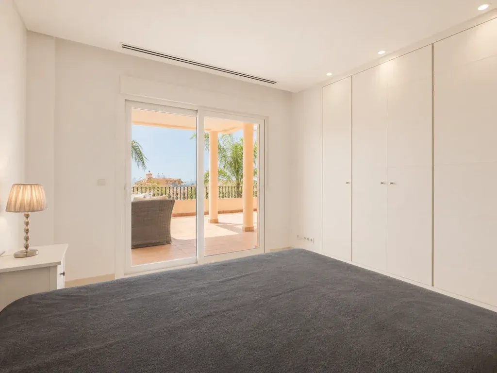 Apartamento de lujo en Vista Real, Nueva Andalucía, Marbella