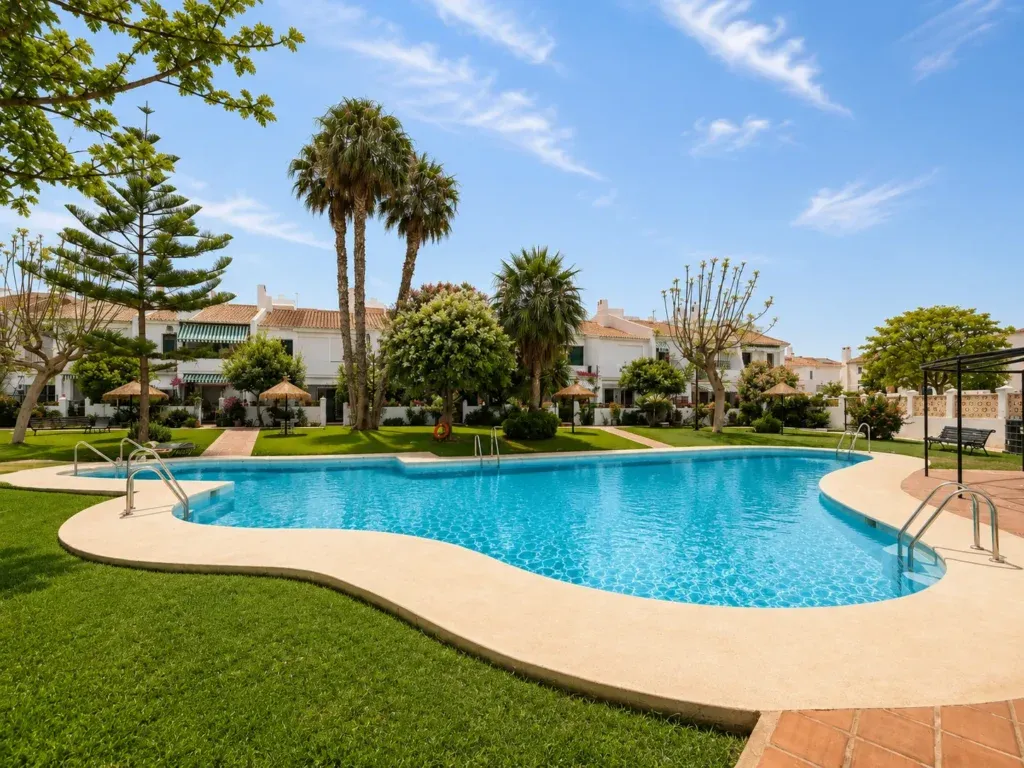 Chalet adosado casi nuevo en Viña Málaga
