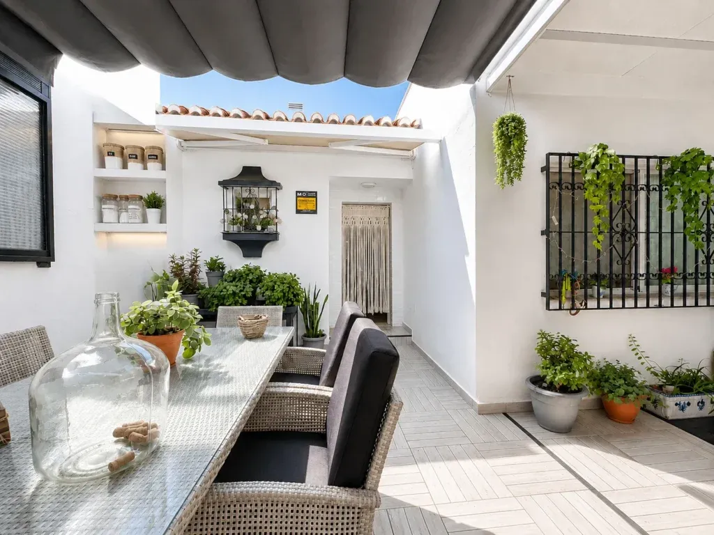 Chalet adosado casi nuevo en Viña Málaga