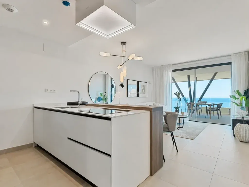 Apartamento nuevo y moderno en Carvajal, Fuengirola, Málaga