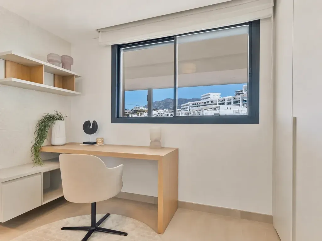 Piso doble en venta en Carvajal, Fuengirola