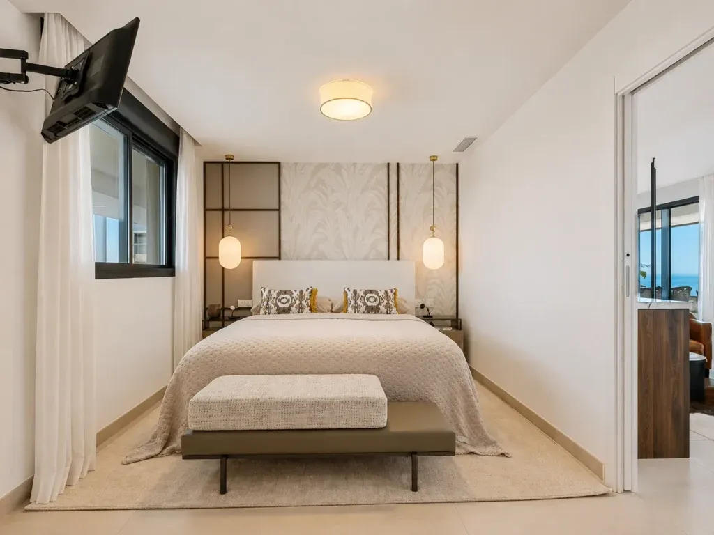 Piso doble en venta en Carvajal, Fuengirola