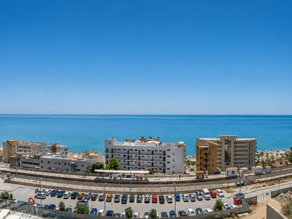 Piso doble en venta en Carvajal, Fuengirola
