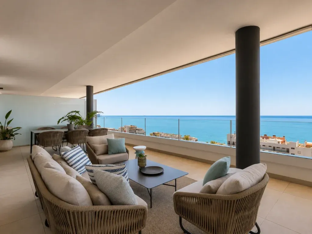 Piso doble en venta en Carvajal, Fuengirola — Carvajal, Fuengirola, Málaga, Andalucía. Ref. 103-01889