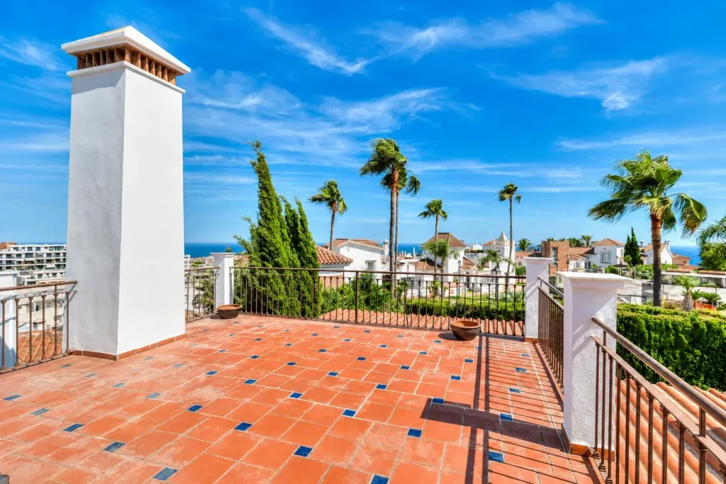 Casa independiente para reformar en el centro de La Cala de Mijas