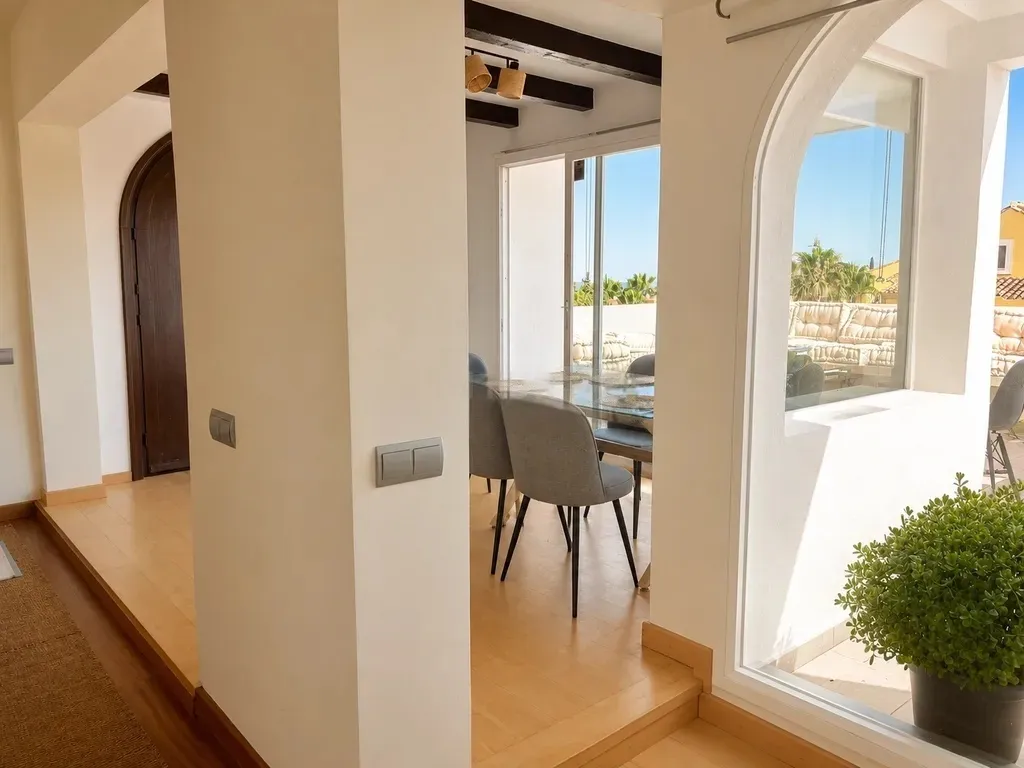 EXCLUSIVA OPORTUNIDAD EN NAGÜELES | Dúplex con gran solárium, vistas al mar, garaje y trastero junto a la Milla de Oro de Marbella