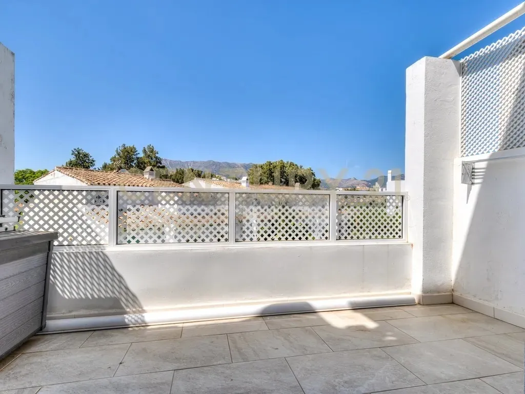 Adosado reformado en Mijas Golf | Piscina, vistas al golf y paneles solares