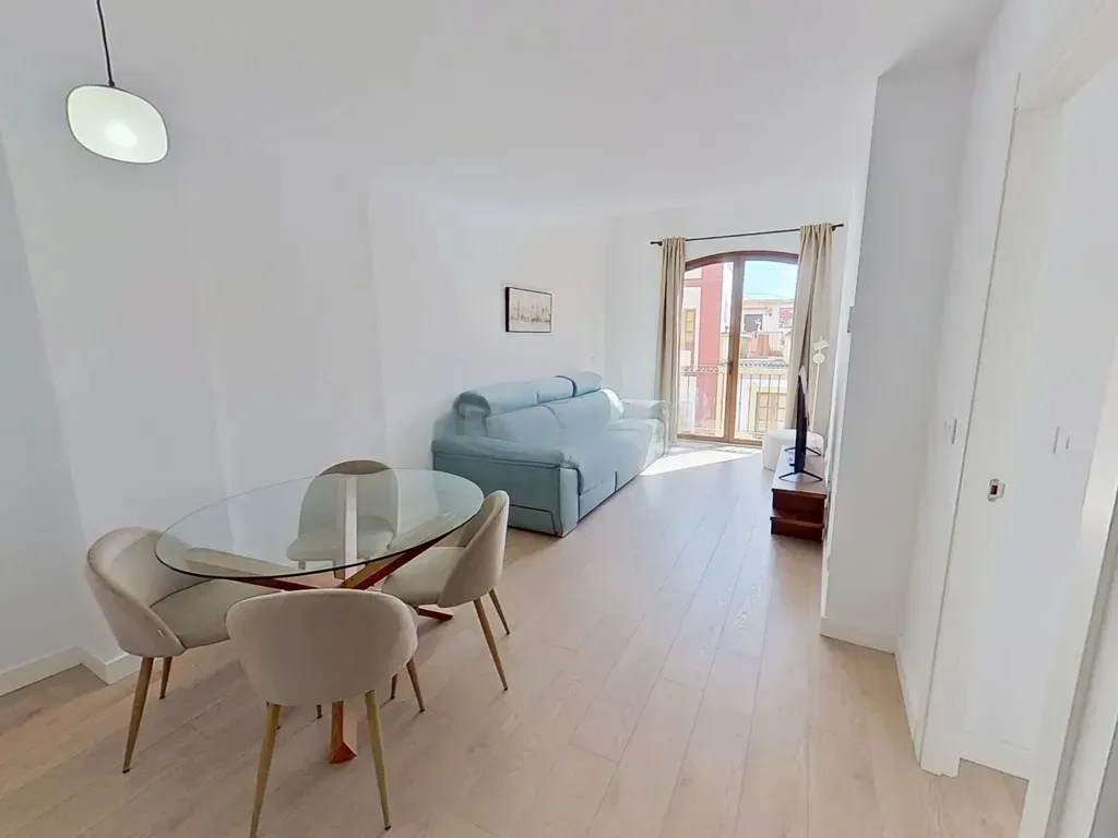 Piso a estrenar en alquiler de larga temporada en pleno centro de Málaga, con garaje y trastero incluidos — Málaga. Ref. 0163-00269