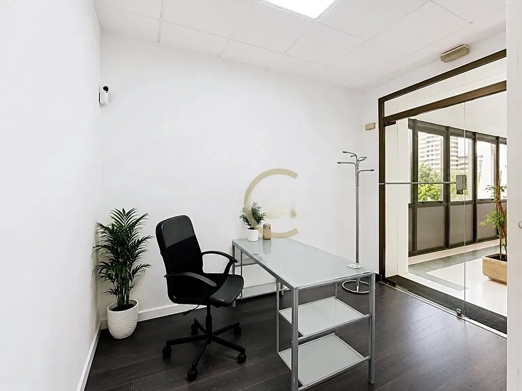 Oficina Premium en el Distrito Financiero de Málaga | Doble acceso y distribución flexible