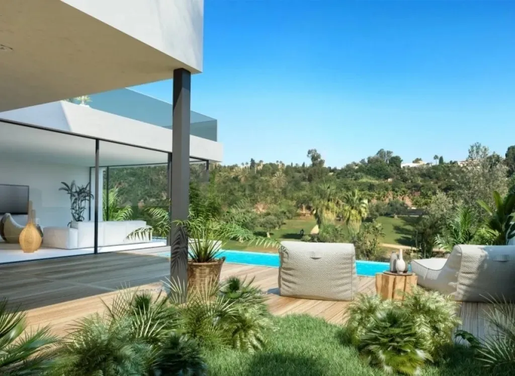 Modern villas on the front line of the golf course