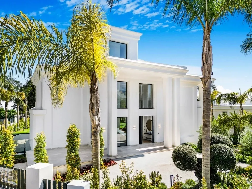 Villas de Lujo Atemporal en la Milla de Oro de Marbella