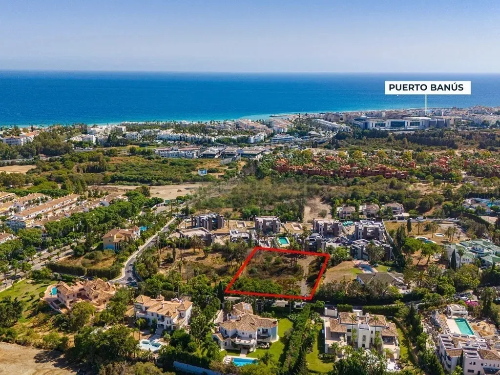Oportunidad única – Última gran parcela en la prestigiosa Atalaya de Río Verde