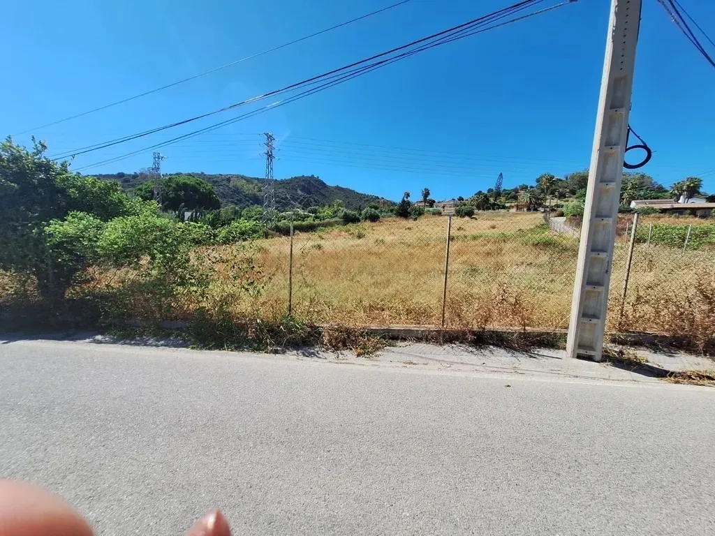 Parcela rústica en venta en La Cala, Estepona – Entorno natural y gran potencial agrario