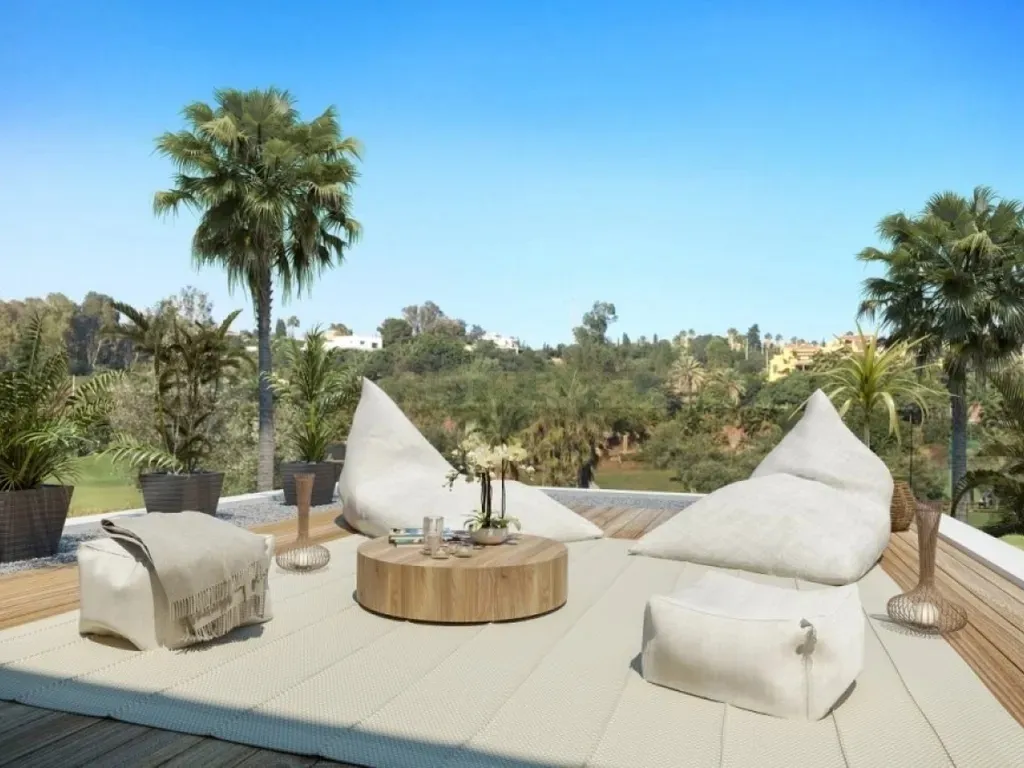 Modern villas on the front line of the golf course