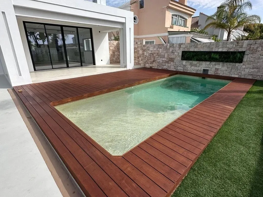 Villa Acqua: 4 bedroom villa on the New Golden Mile, Estepona