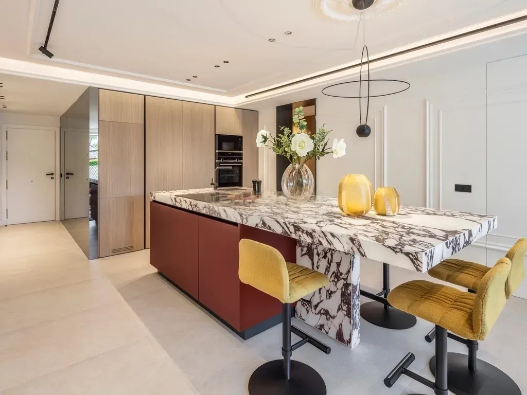 Datura 1 – Impresionante apartamento en planta baja en Puente Romano, Milla de Oro de Marbella