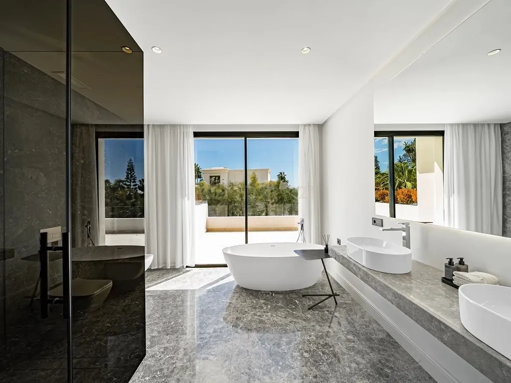 Villas de Lujo Atemporal en la Milla de Oro de Marbella