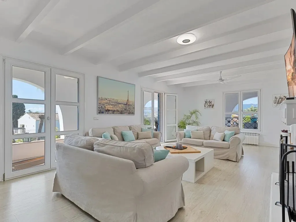 Impresionante Villa Independiente de 5 Dormitorios en San Pedro de Alcántara, Marbella
