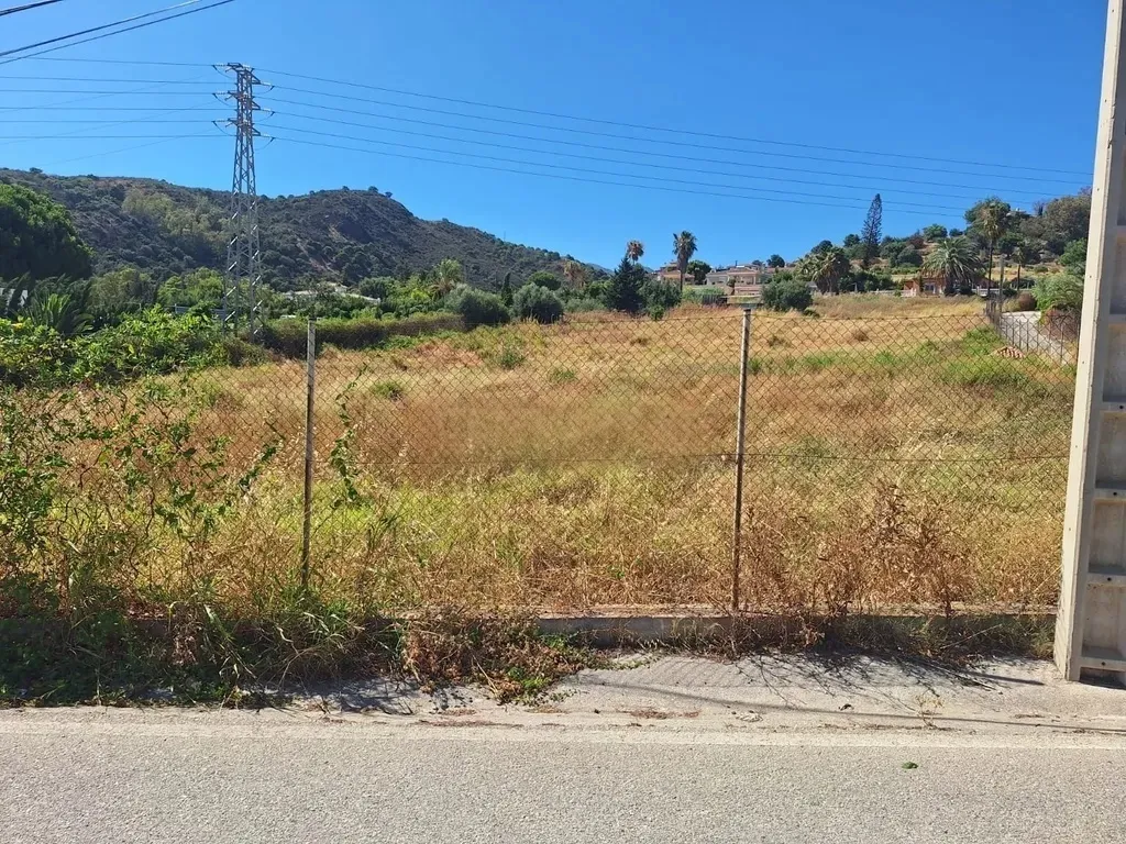Parcela rústica en venta en La Cala, Estepona – Entorno natural y gran potencial agrario