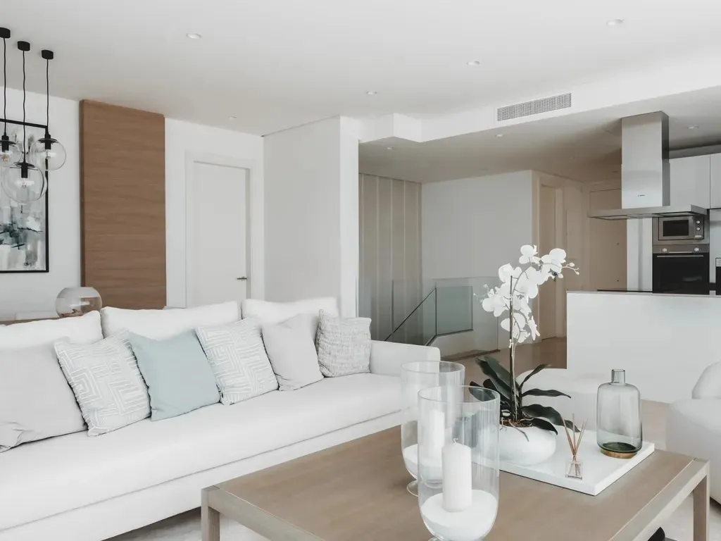 Moderno Apartamento en Planta Baja con Jardín y Piscina Comunitaria en Nagüeles – Marbella