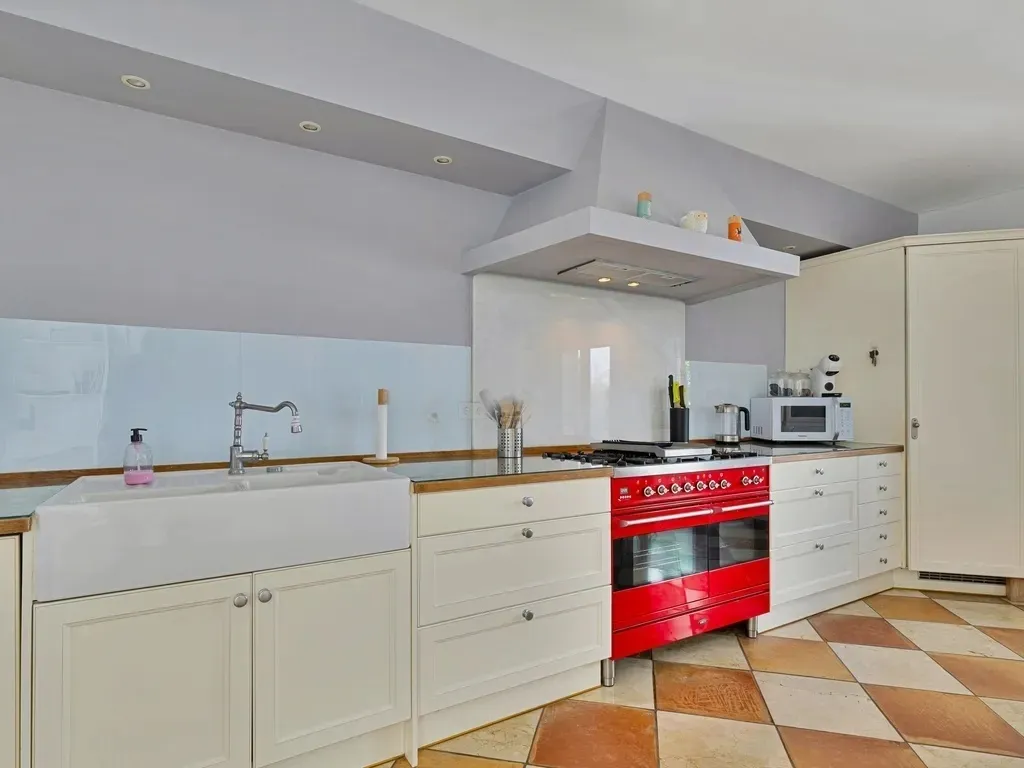 Impresionante Villa Independiente de 5 Dormitorios en San Pedro de Alcántara, Marbella