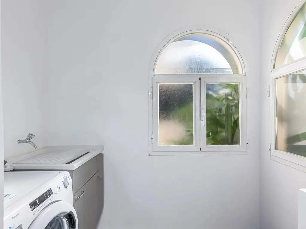Elegante apartamento en Nueva Andalucía, Marbella, a solo 5 minutos a pie de Puerto Banús