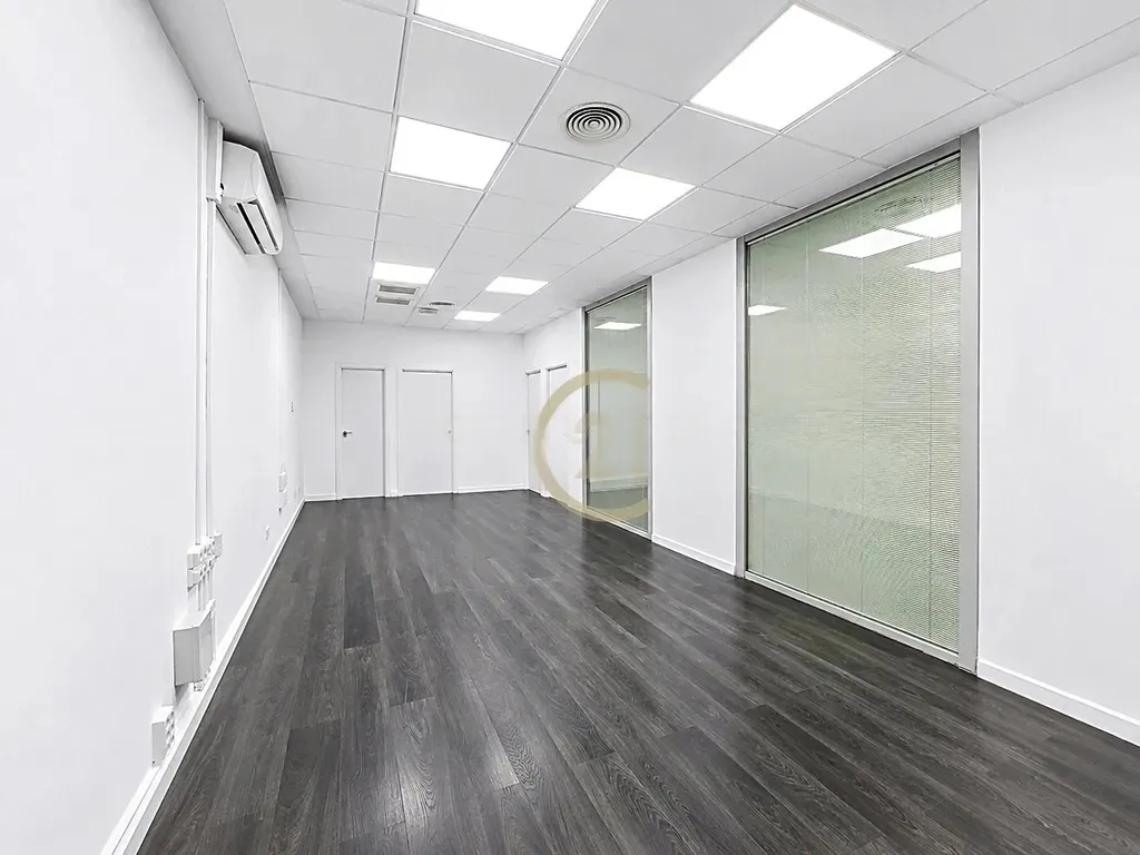 Oficina Premium en el Distrito Financiero de Málaga | Doble acceso y distribución flexible