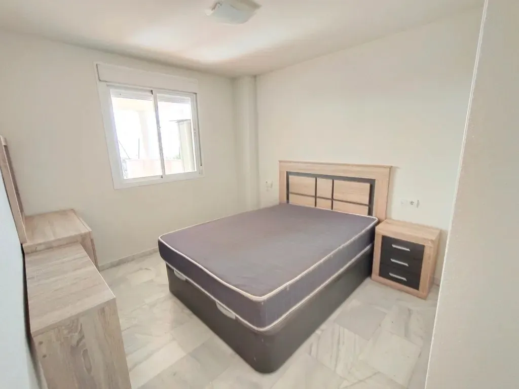 Bajo de 3 dorm. con 60 m² de exterior y garaje – Hacienda de Casares