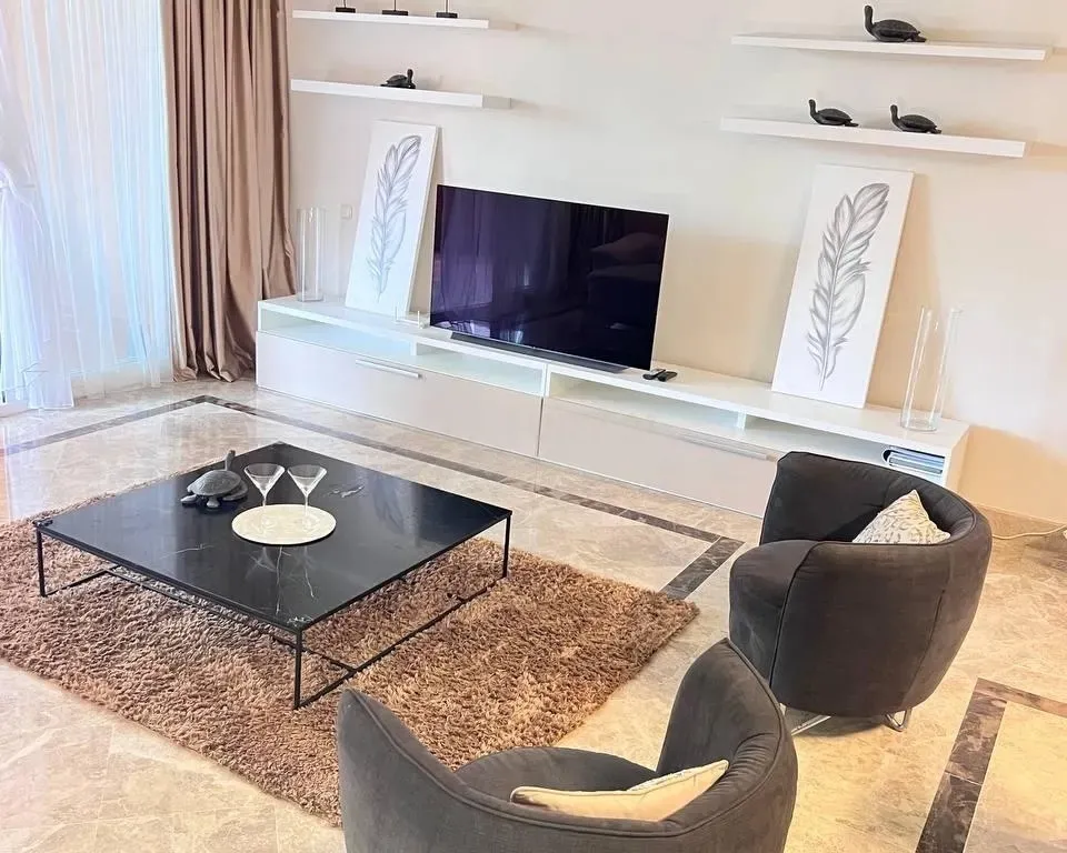 Apartamento Elegante en Alminar de Marbella, Nueva Andalucía