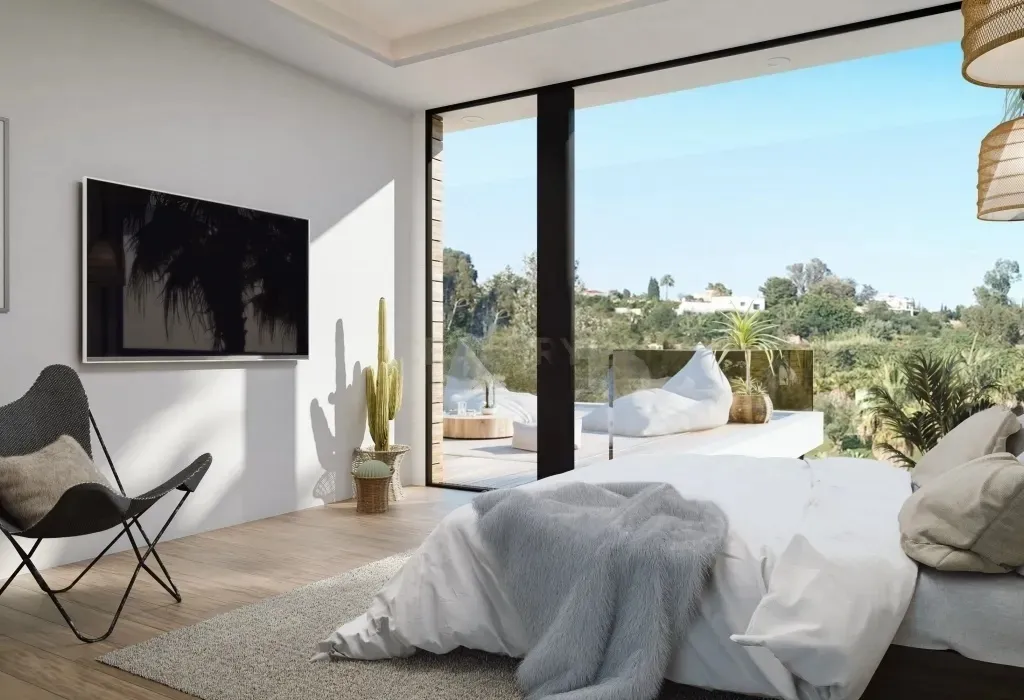 Modern villas on the front line of the golf course