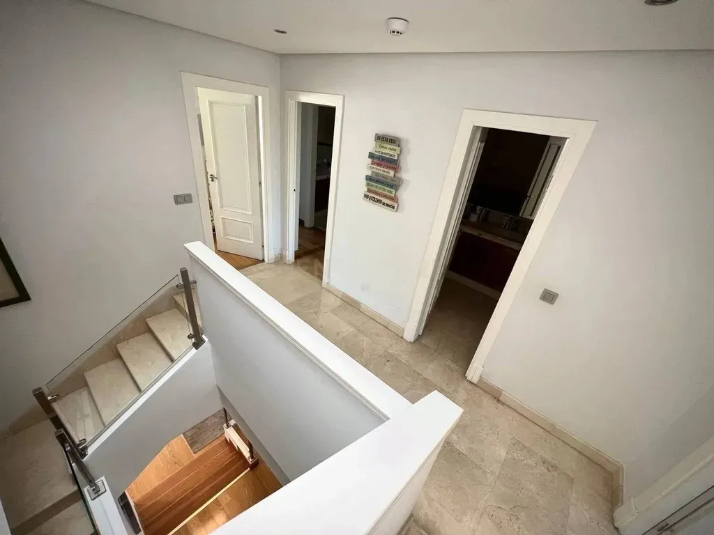 Adosado de 4 dormitorios en la prestigiosa urbanización Villas de Costalita en Estepona