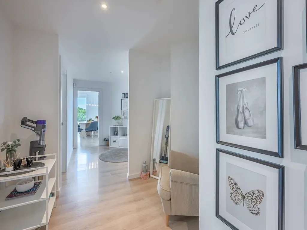 Amplio apartamento en La Campana, Nueva Andalucía con vistas al mar!