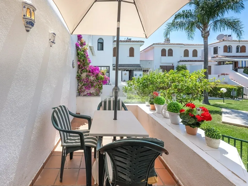 Encantadora casa adosada en Estepona a 100m de la playa
