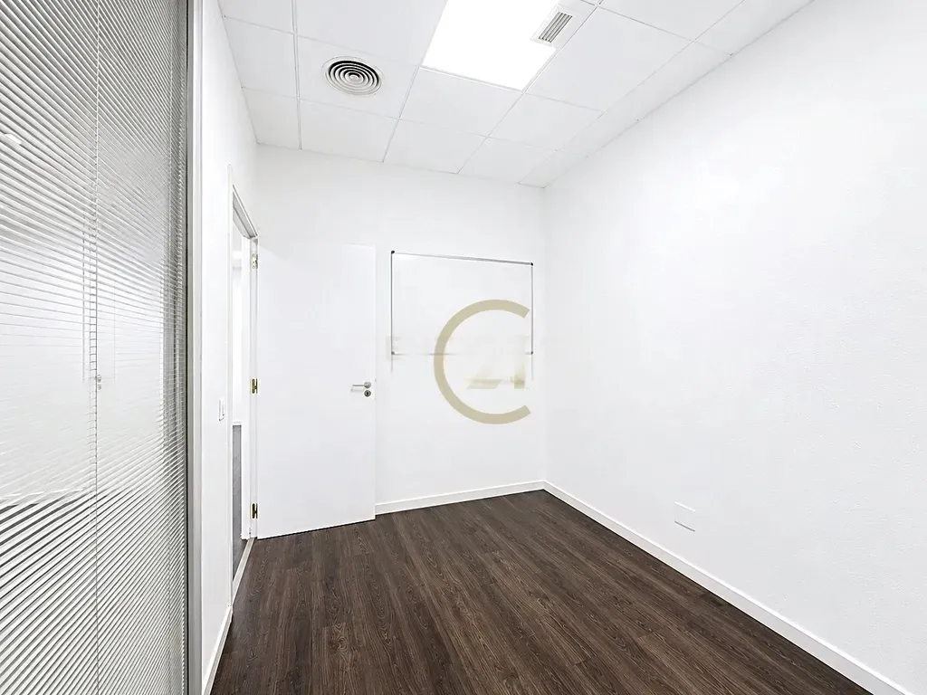 Oficina Premium en el Distrito Financiero de Málaga | Doble acceso y distribución flexible