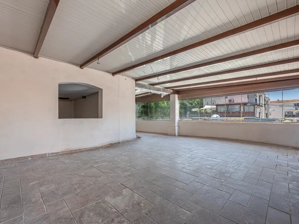 ¡Oportunidad única alquiler local comercial en La Campana, Nueva Andalucía!