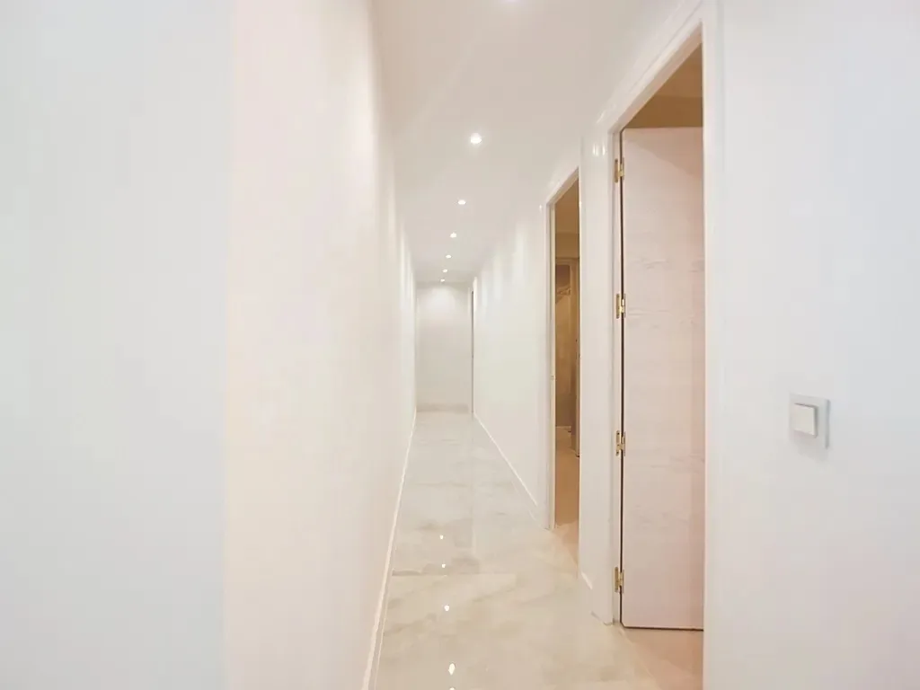 Renovierte 3-Zimmer-Wohnung mit touristischer Lizenz im Zentrum von Estepona