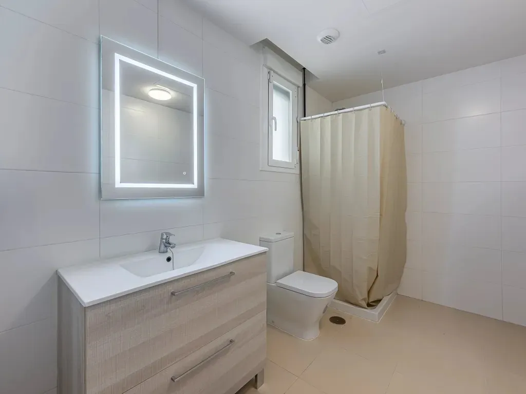 Amplio apartamento en La Campana, Nueva Andalucía con vistas al mar!