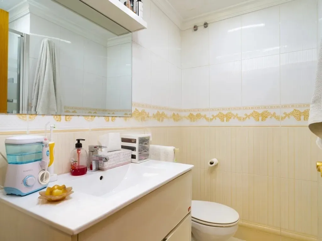 Casa de 4 dormitorios con altillo de 56 m², terraza privada y excelente conexión en Campanillas
