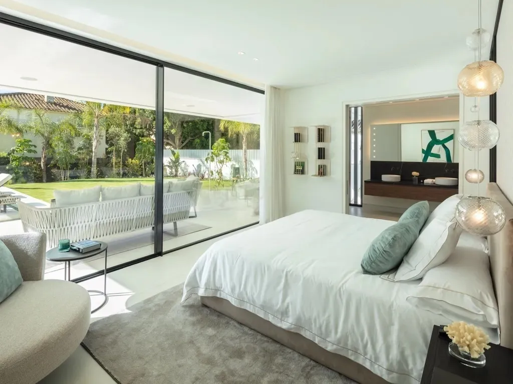 Villa Sirius – Refugio moderno de lujo en Las Brisas, Nueva Andalucía